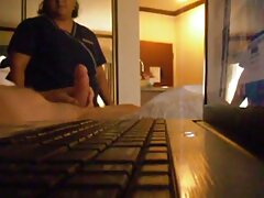 Il marito ha dato a sua moglie un computer per il suo compleanno, e se poteva, il povero pensava che quando andava al lavoro, la sua amata mogliettina avrebbe acceso una webcam e praticamente scopato scaricare video porno un giovane drochunami.